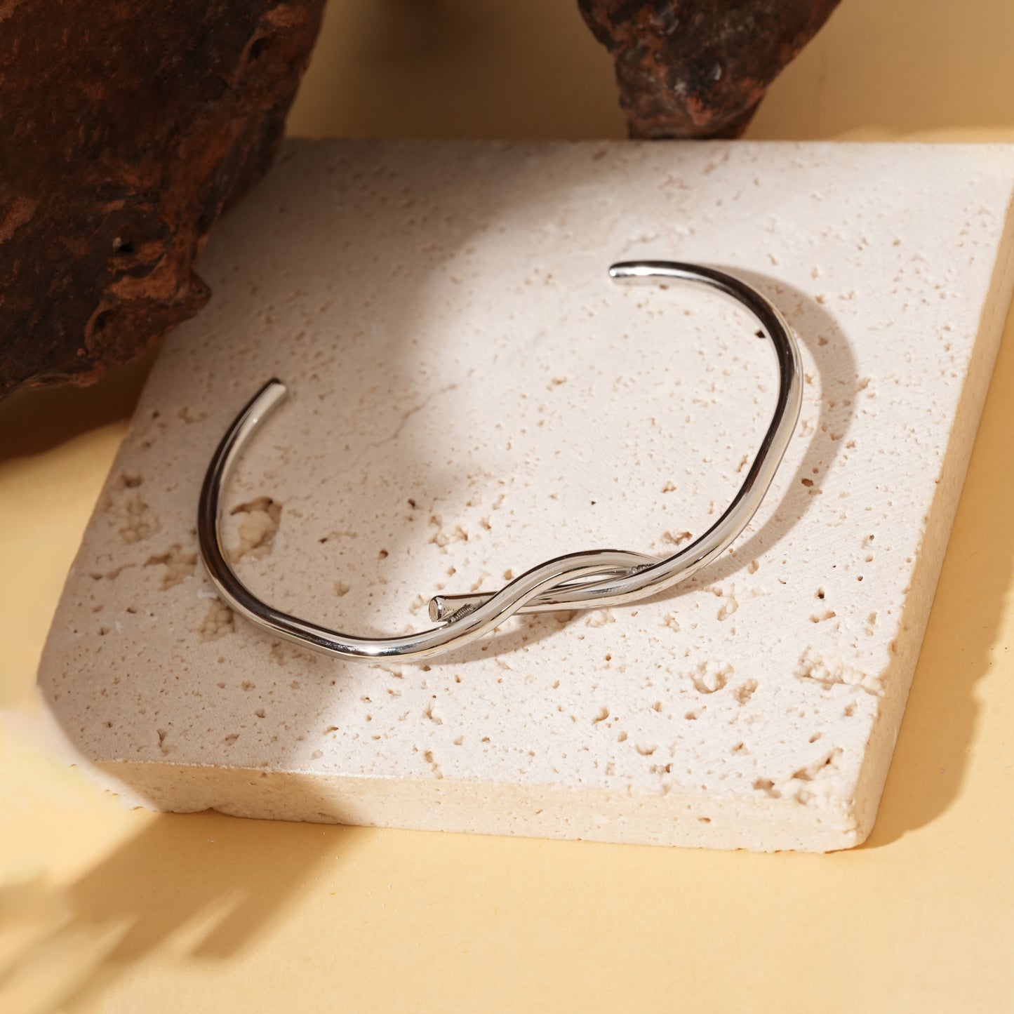 Bracelet jonc fin branches entrelacées