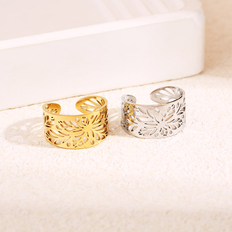 Bague dorée fleur feuille