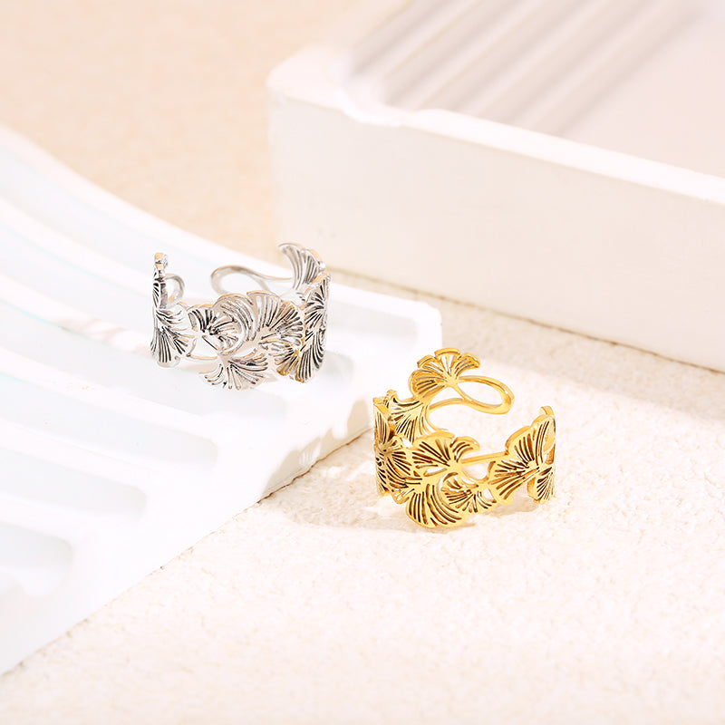 Bague dorée multiples fleurs de ginkgo