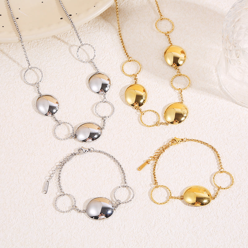 Bracelet anneaux martelés médaillon lisse