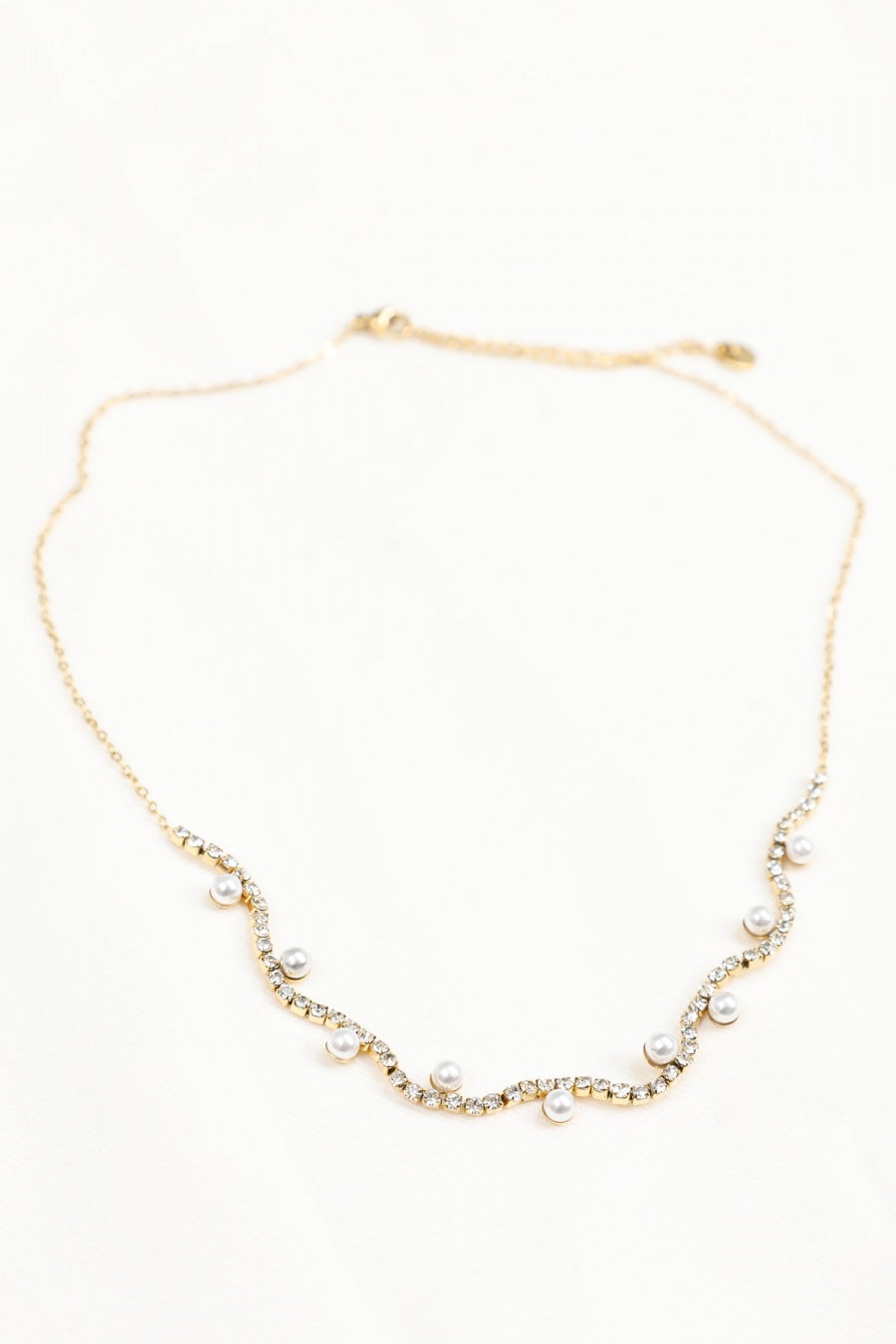 Collier Chaîne Dorée Avec Perles Blanches et Strass