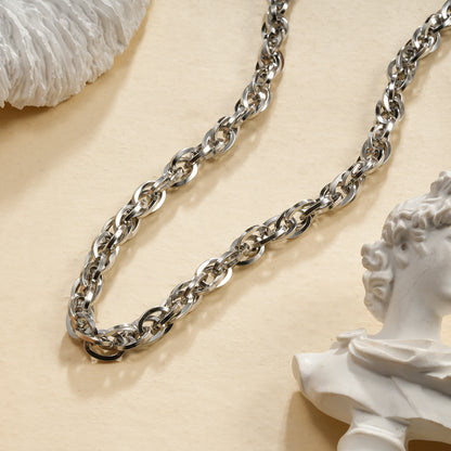 Collier à maillons entrelacés