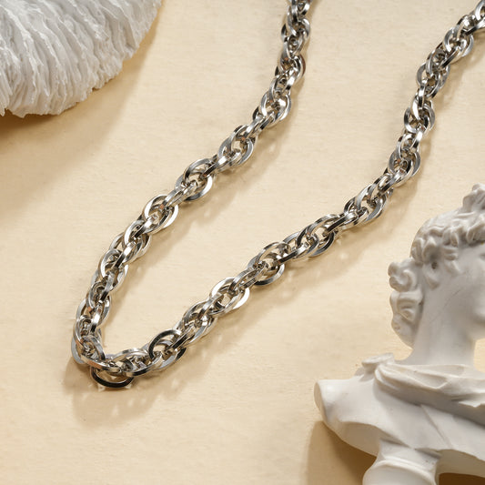 Collier à maillons entrelacés