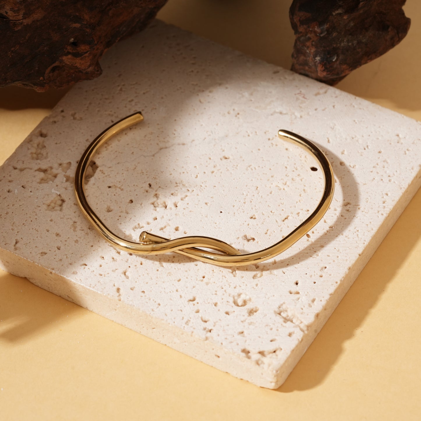 Bracelet jonc fin branches entrelacées