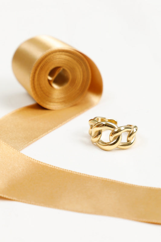 Bague Dorée Anneaux Maillons Entrelacés