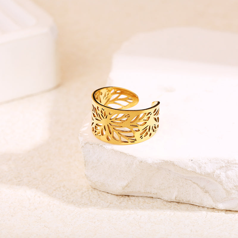 Bague dorée fleur feuille