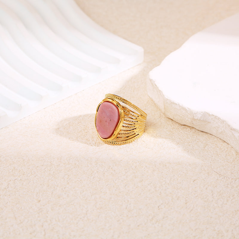 Bague dorée multi ligne serrée pierre