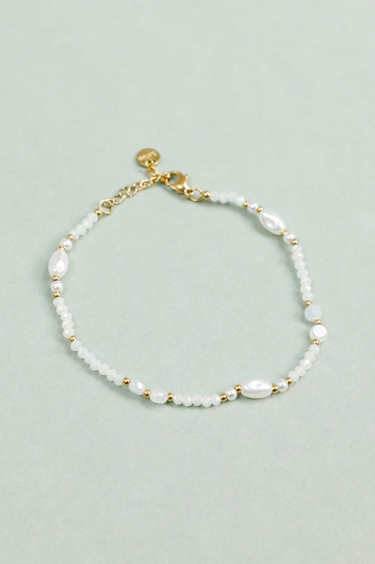 Bracelet Perles Nacrées Avec Détails Dorés