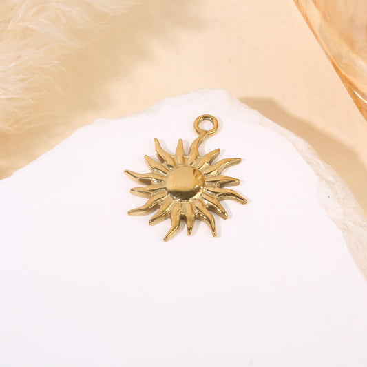 Lot de 3 pendentifs dorés soleil rayonnant