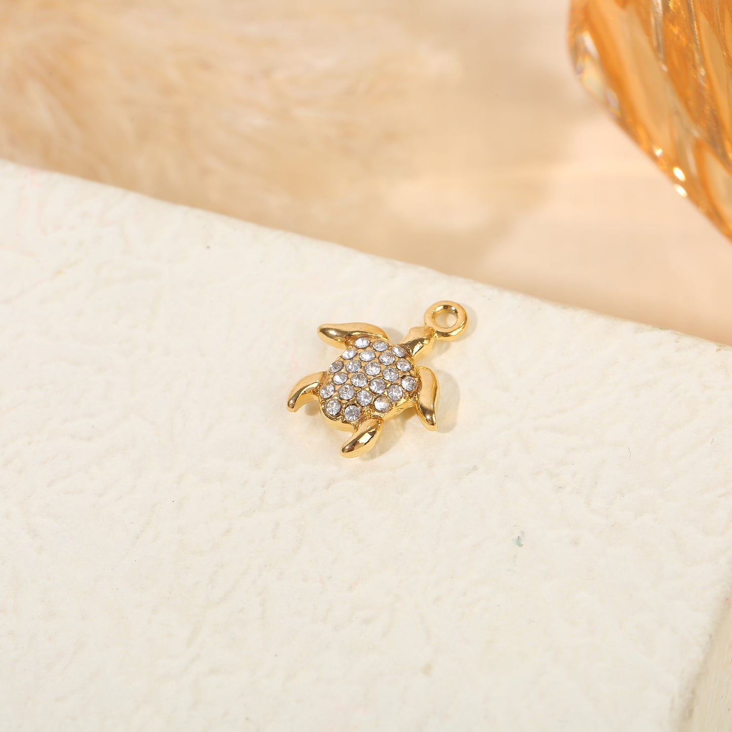 Lot de 3 pendentifs dorés tortues strassées